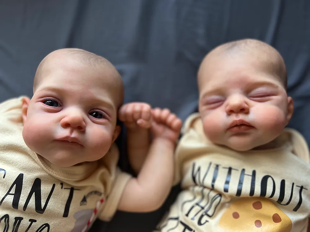 Isla And Irys Twins - Image 2